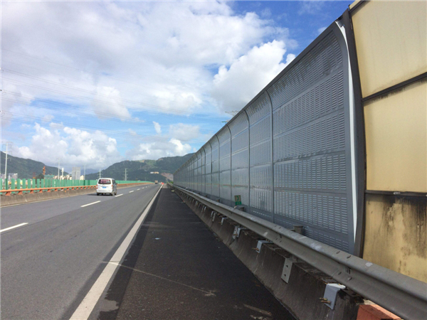 道路聲屏障